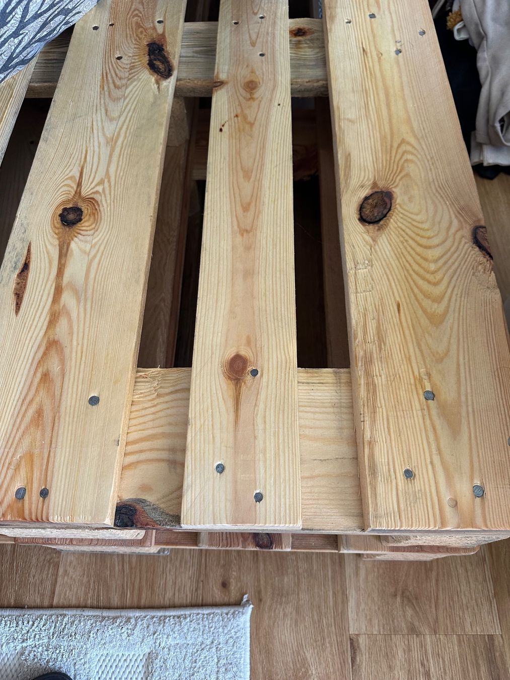 Pallets: 6 geschliffene & lackierte EU-Paletten – Nuovo (secondo la descrizione) da Regensdorf venduto da crln 2