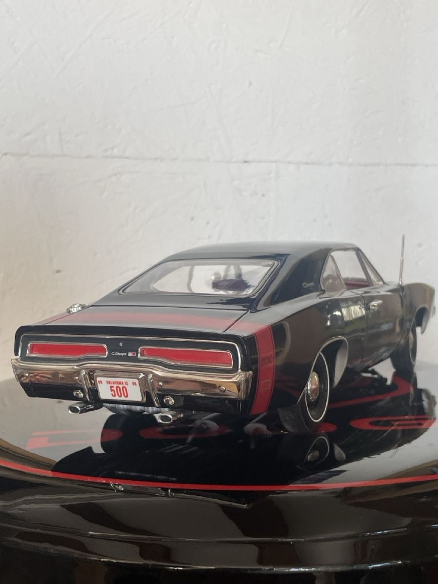 Dodge Modellini d'auto: Dodge Charger R/T, 1969, Schwarz, Modellauto – Usato da Goldingen venduto da FirebirdLady92 2