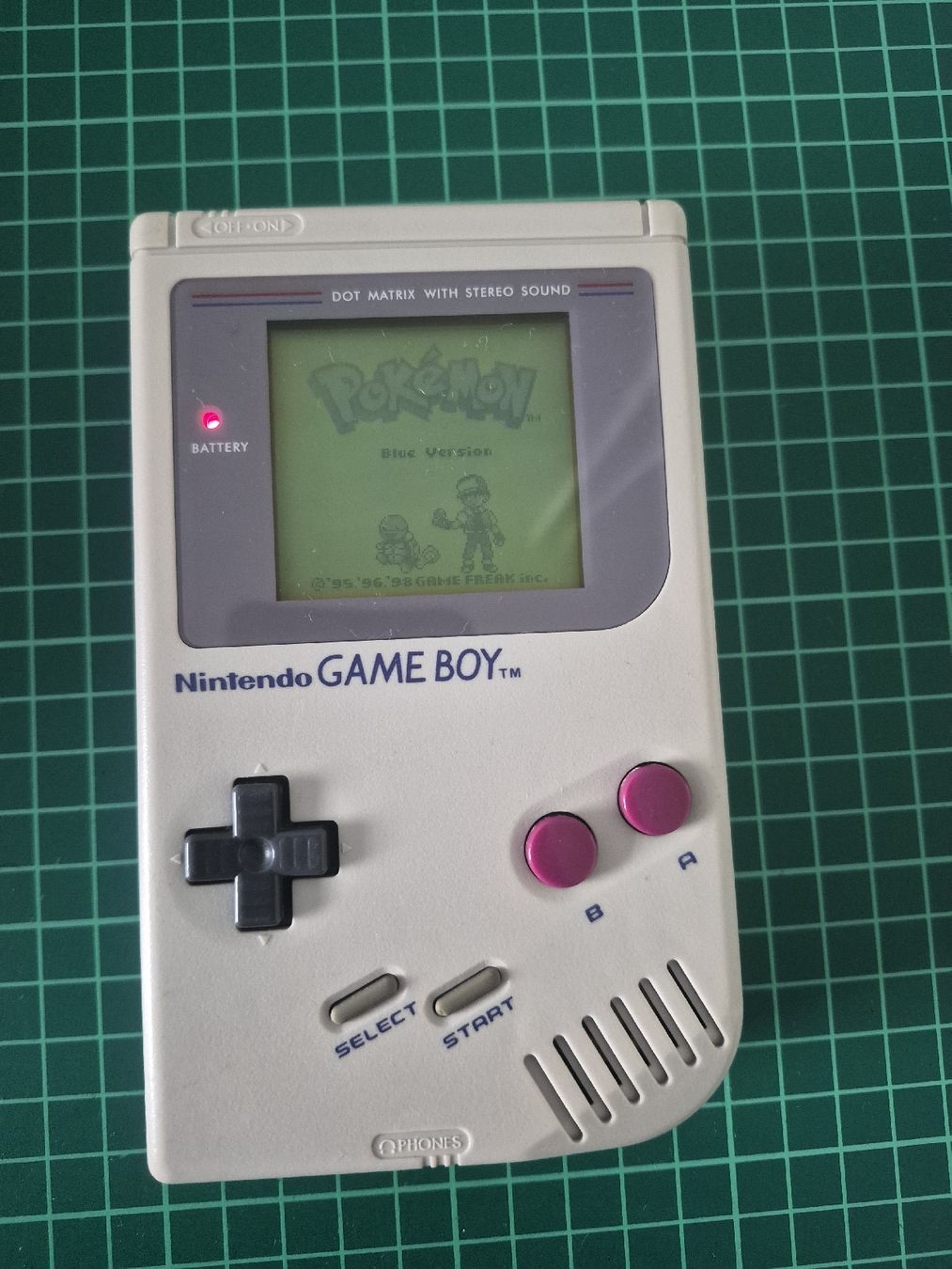 Nintendo Console: Nintendo Game Boy + Pokemon Blue – Usato da Meyrin venduto da Retro-GZ 1