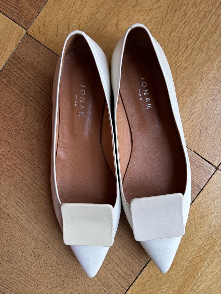 Jonak Chaussures femmes: Ballerines JONAK cuir blanc   – D'occasion à genève par Valou10