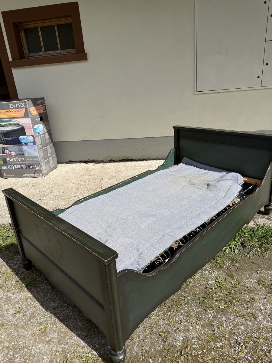 Letti: Antikes Bett – Usato da Birrhard venduto da lajasminelle