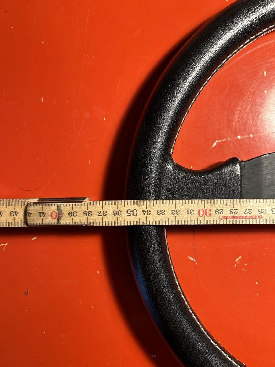 Toutes les pièces auto: LENKRAD 36 CM – D'occasion à arch par Amaga 4