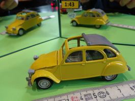 Citroen 2 CV  1:43 (ohne Box) Norev FR  > (H8)