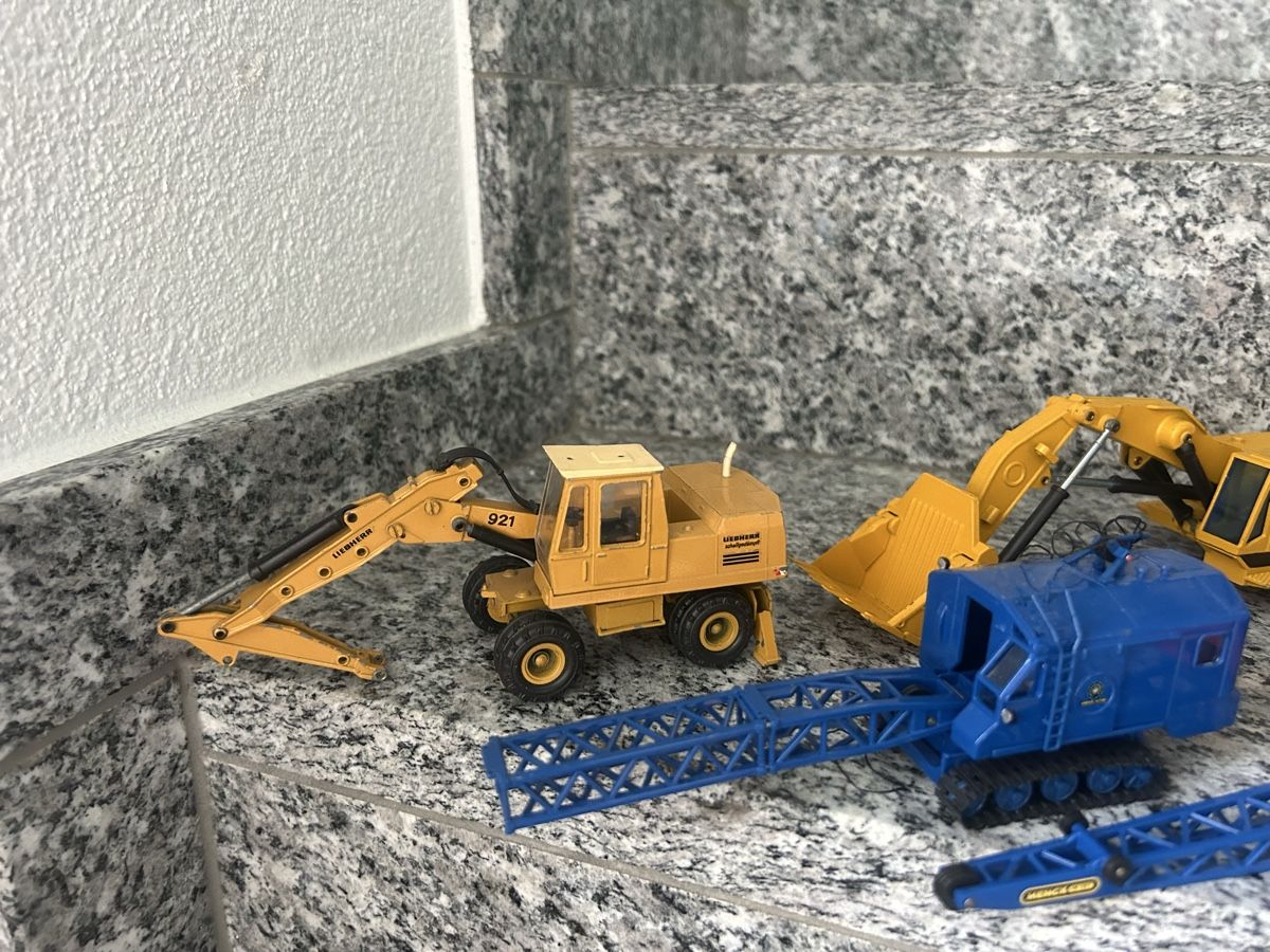 Excavateurs: Konvult Bastelreste, 1:50 – Défectueux à Horw par Tigercat635 8
