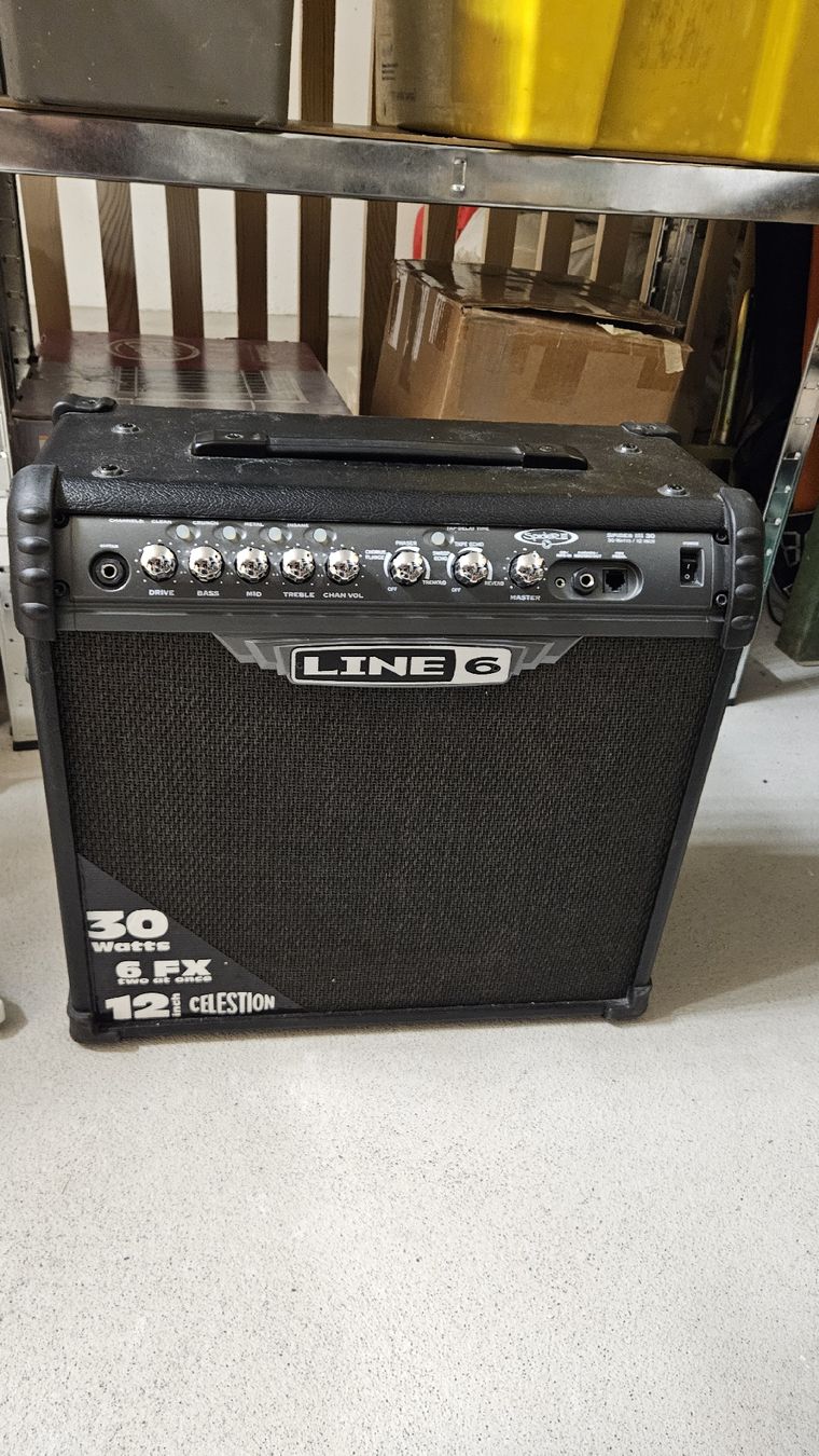 Line 6 Amplificatori: Line 6/ Verstärker  – Usato da Pfeffikon LU venduto da DanyBK