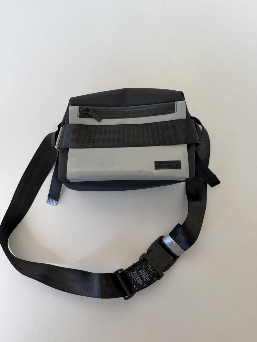 Freitag Sacs: FREITAG Messenger Bag grau/schwarz – D'occasion à Horn par flo_j8vp