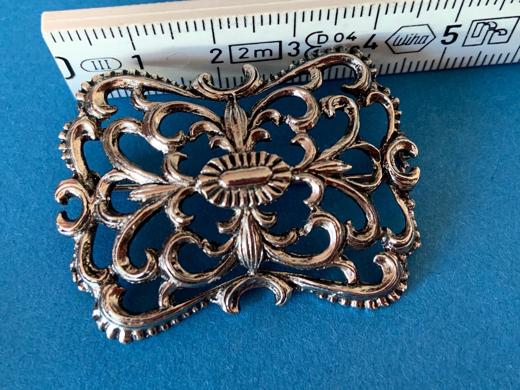 Pendentifs: Brosche Masche – D'occasion à Dittingen par Bellevista