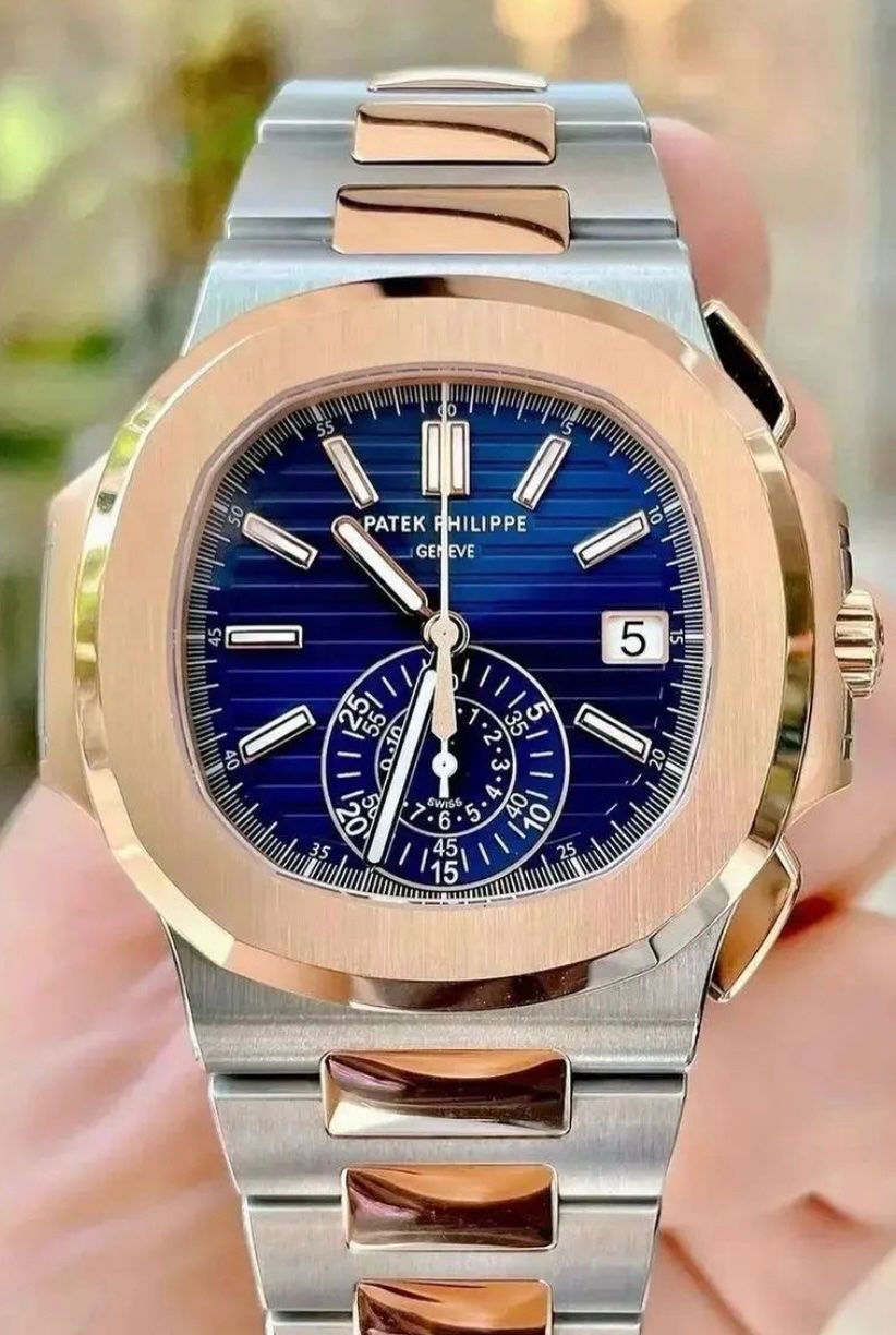 Patek Philippe Orologi: Patek Philippe Nautilus Full set Unworn – Nuovo e nell'imballaggio originale da Genève venduto da aspaklariacollection 2