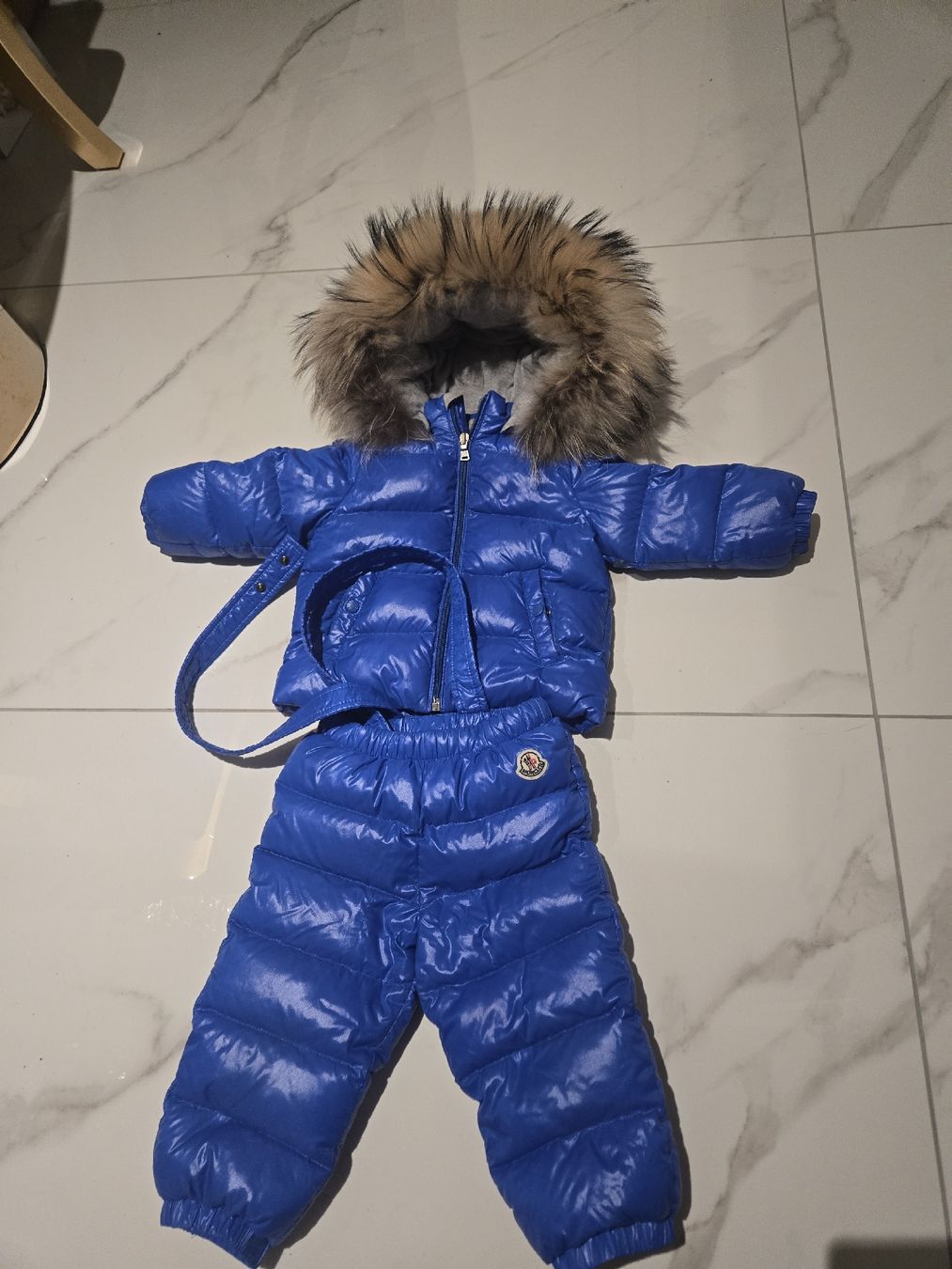Moncler Lotti & Set di vestiti: Moncler baby – Nuovo (secondo la descrizione) da Le Landeron venduto da Plushka