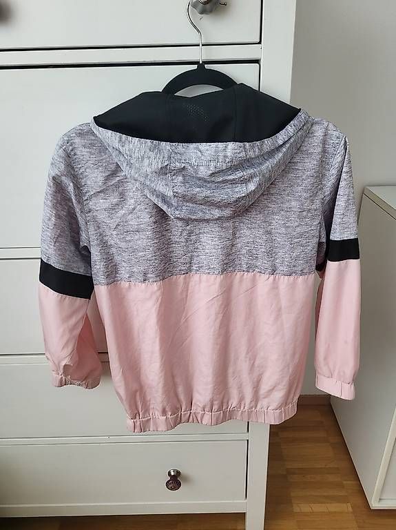 Giacche & Cappotti: Windjacke Mädchen gr.134 – Usato da Oberaach venduto da Svea11 1