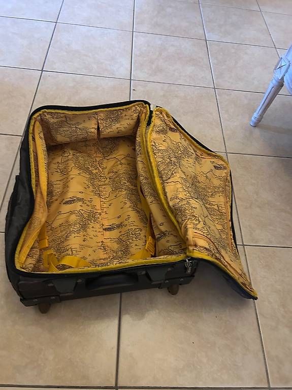 Valigie: Valise souple JUMP à roulette – Usato da Lausanne venduto da zou_jhq8 1