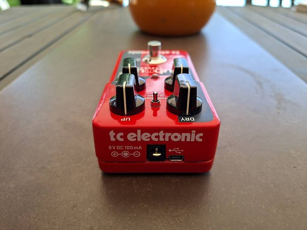 Strumenti musicali: TC Electronic Sub 'N' Up Octaver / Subnup Octaver – Usato da Delémont venduto da AndrewMcLennon 1