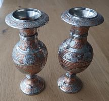 Zwei Vasen Metall verziert 18 cm Höhe guter Zustand, Vintage
