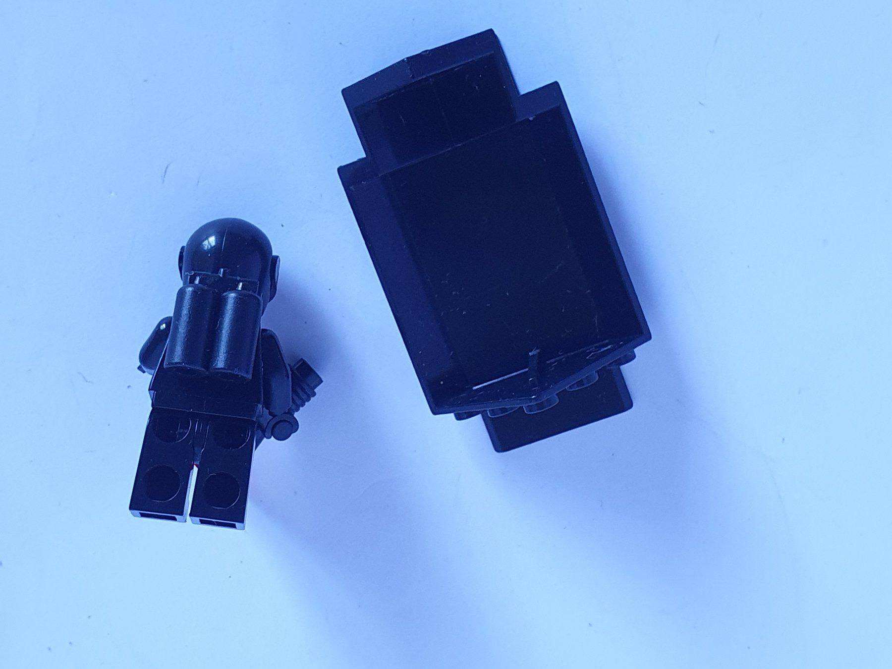 Lego Giocattoli: Lego Blacktron Minifigur mit Panel – Usato da Bern venduto da kue_2y68 1