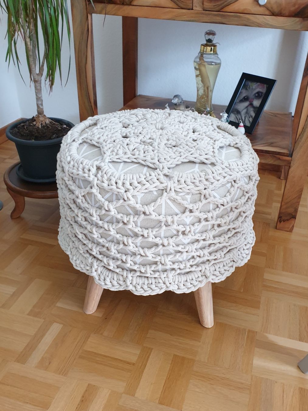 Interio Sgabelli: Sitzhocker Hocker handdekoriert  häckeln boho scandi – Nuovo (secondo la descrizione) da Gelterkinden venduto da Macrameed 2