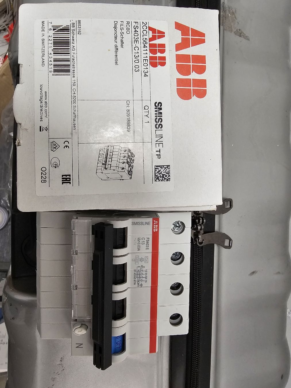 ABB Interruttori: ABB FI-Schalter FS403E-C13/0.03, ungebraucht – Nuovo e nell'imballaggio originale da Wettingen venduto da ruv_5sxm