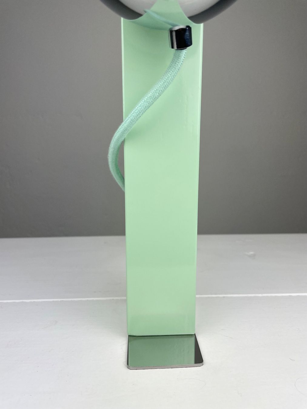 Lampade: Magnetic Eyeball Table Lamp – Usato da Genthod venduto da lightyear63 5