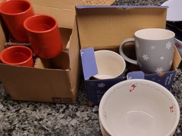 Set di piatti: Haushaltware, Tassen, Tuperware, , Schüsseln etc. – Nuovo (secondo la descrizione) da geroldswil venduto da Gumball1 8