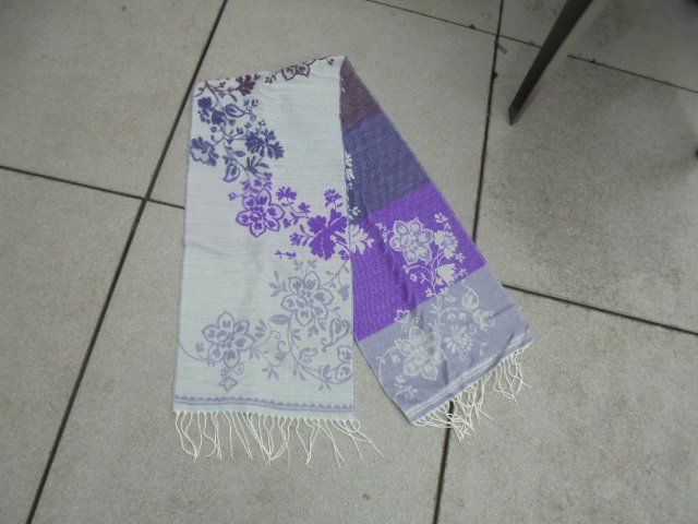 Foulards, Tücher & Schals: Schal 30 x 145 cm Lila/Grautöne NEU – Neu (gemäss Beschreibung) aus Hinwil von Glasperlen