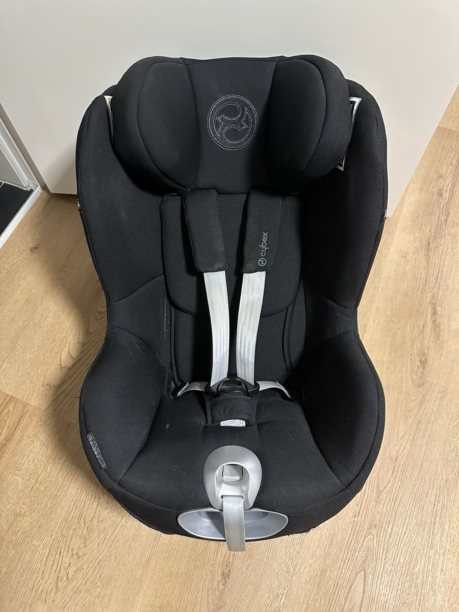 Cybex Seggiolini per auto: Cybex Sirone set (Base + Kindersitz) – Usato da Rothrist venduto da ruz_j7lf