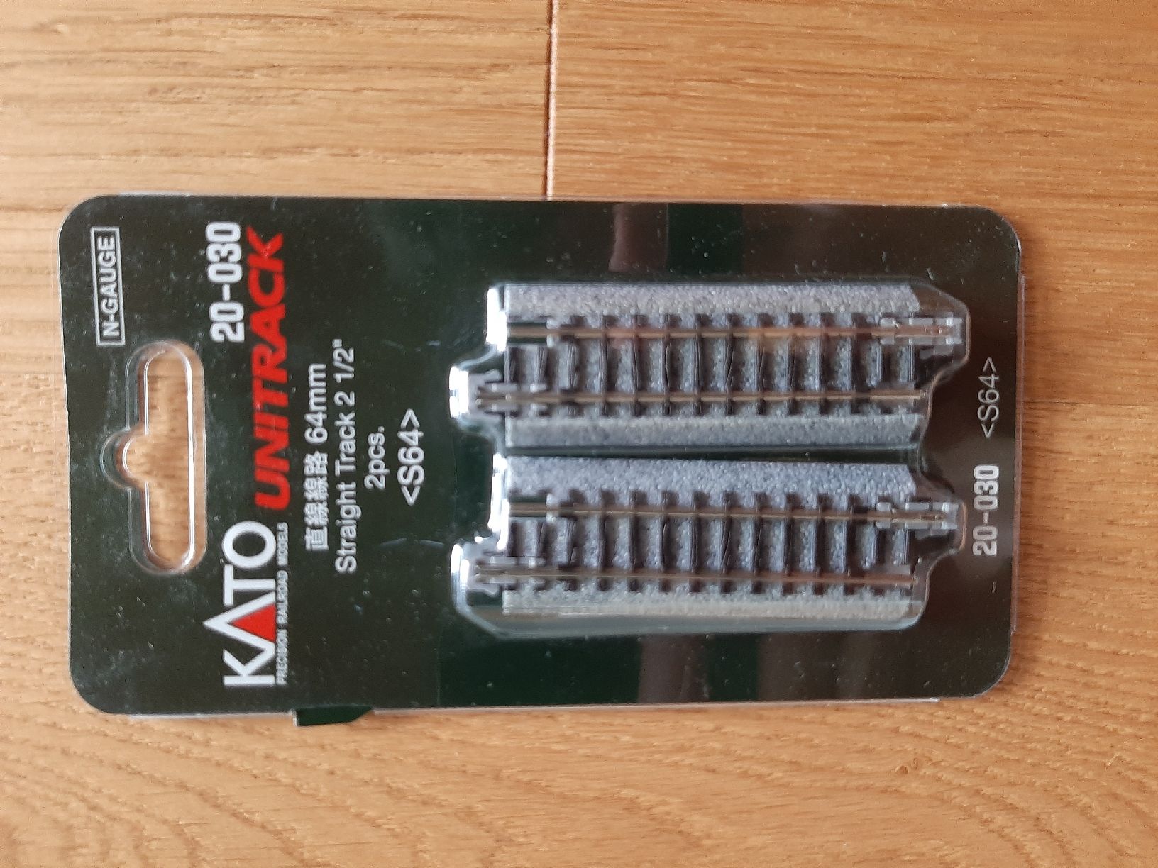 Kato Modellini di ferrovie: KATO UNITRACK 20-030 gerade 64mm 2 Stk.  – Usato da Dietlikon venduto da nick911