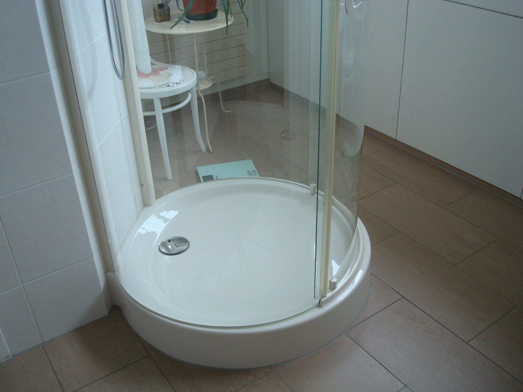 Docce: Dusche Koralle Wandmodell Orbis Plus – Usato da Riehen venduto da Baerewaegli
