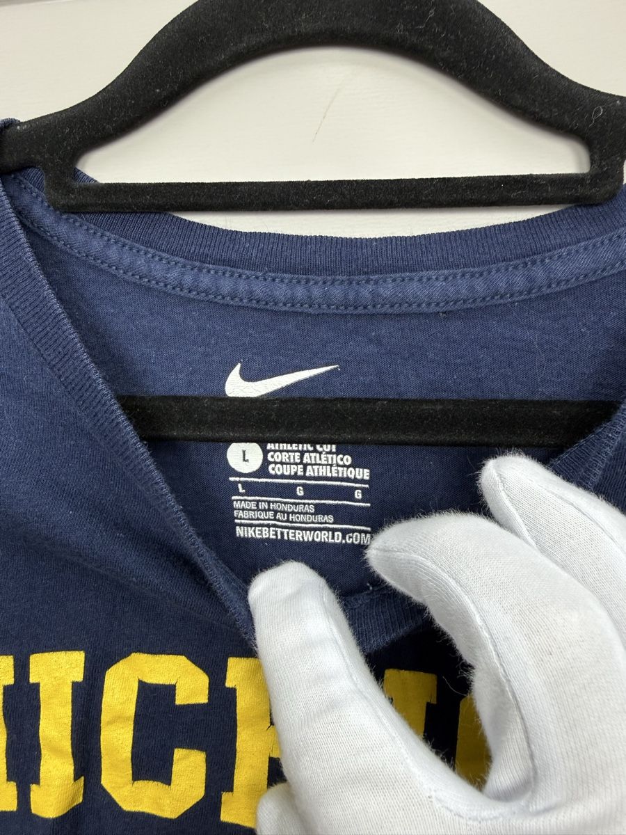 Nike T-shirts: Nike michigan longsleeve – D'occasion à Lausanne par Unehistoiredesapes 2