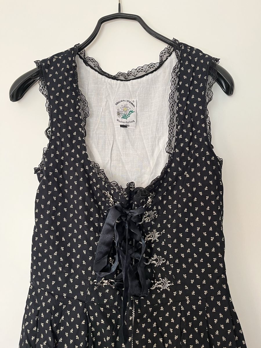 Vestiti: Elegantes Dirndl, Grösse 36, rot, schwarz, weiss – Usato da Zürich venduto da MariaSusanne 1