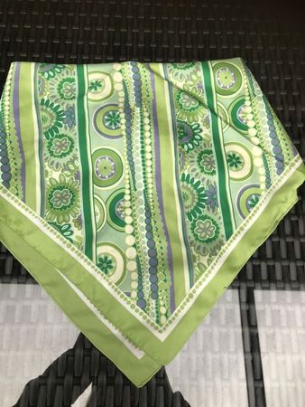 Damen Foulard grün quadrat ca. 52x52cm / 100% Polyester