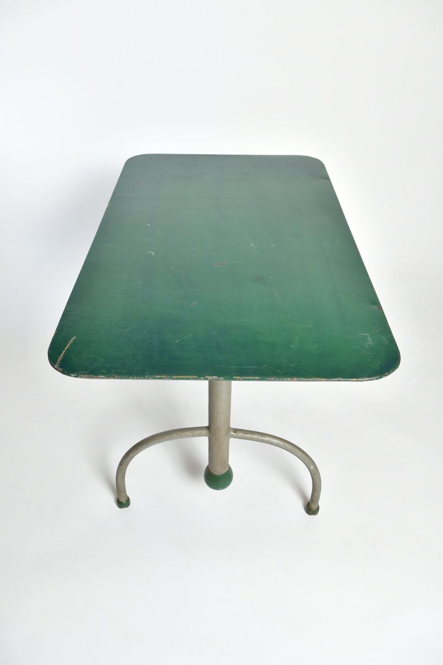 Set di tavolo e panche: 30er Jahre Gartentisch und Stühle – Usato da Zürich venduto da IndividumCH 1