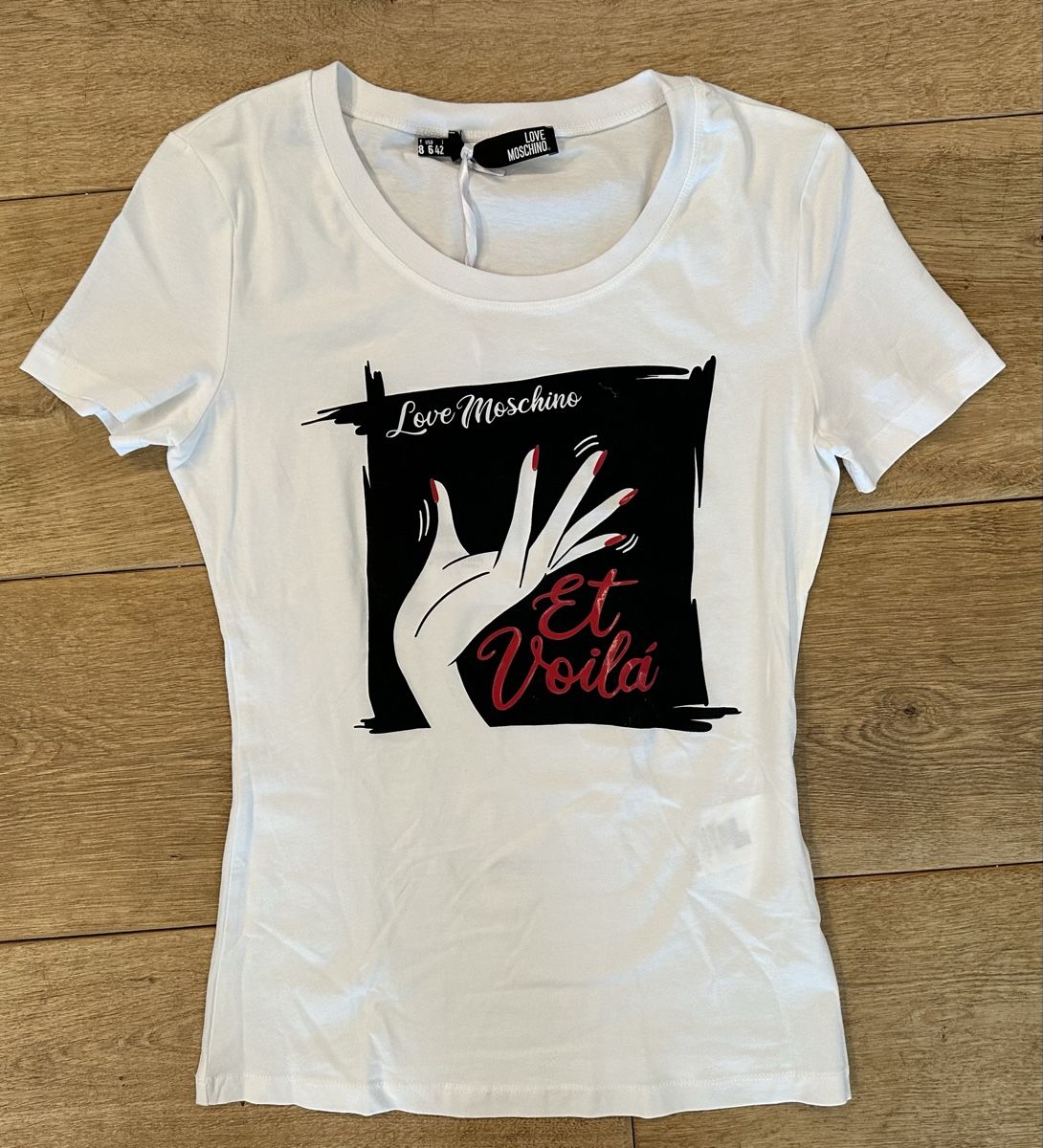 Moschino T-shirt: Moschino T-Shirt – Nuovo (secondo la descrizione) da Boppelsen venduto da Hello_Sun