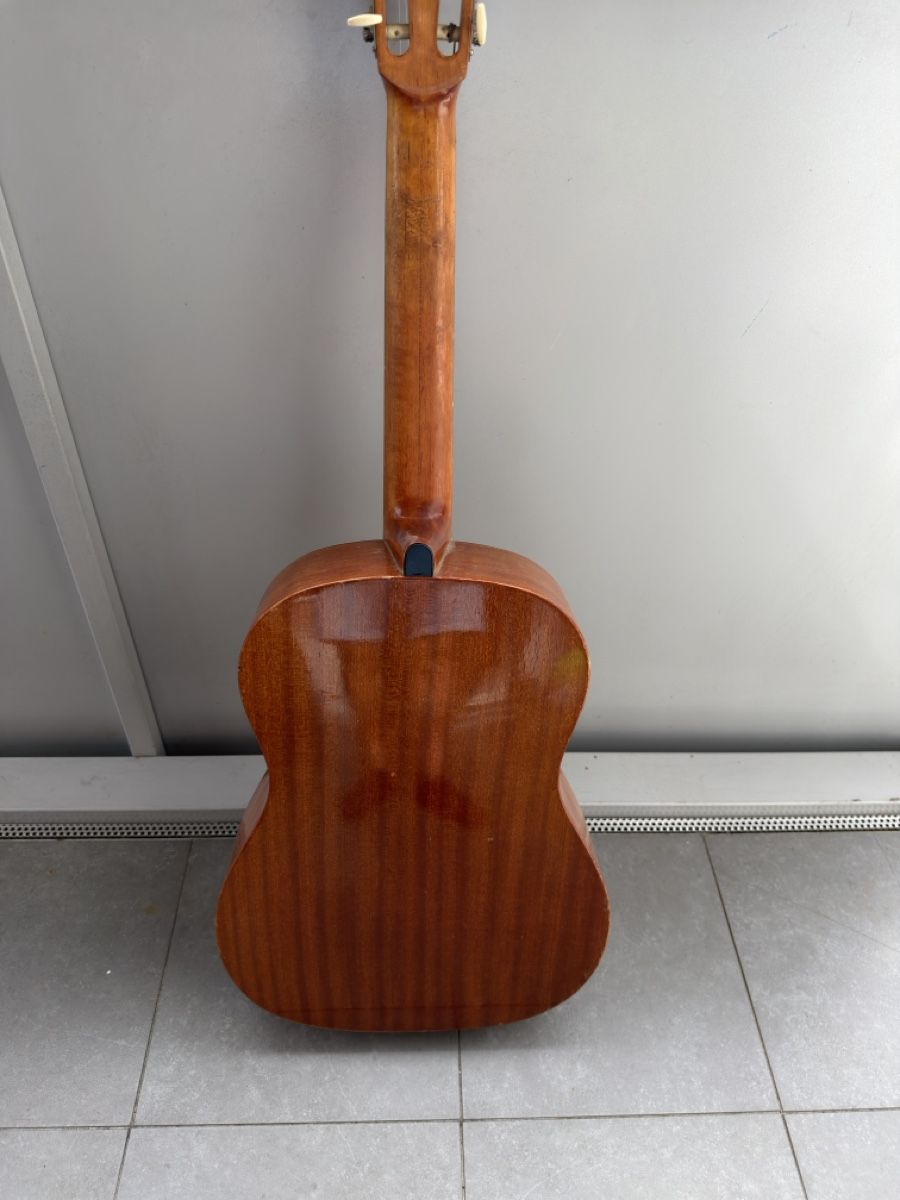 Höfner Strumenti musicali: HÖFNER Gitarre – Usato da Zürich venduto da semi16 3