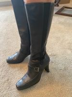 Bottes en cuir noir à talon t. 37 très bon état