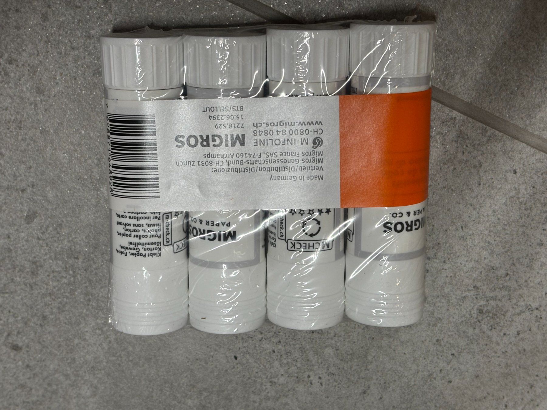 Papiere: Lot 4 tubes colle à papier neuf – Neu (gemäss Beschreibung) aus Salvenach von gwenwywar