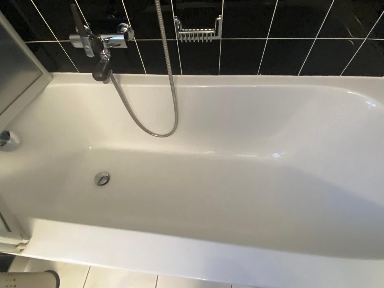 Badewannen: Badewanne – Gebraucht aus Wilderswil von heirassa 1