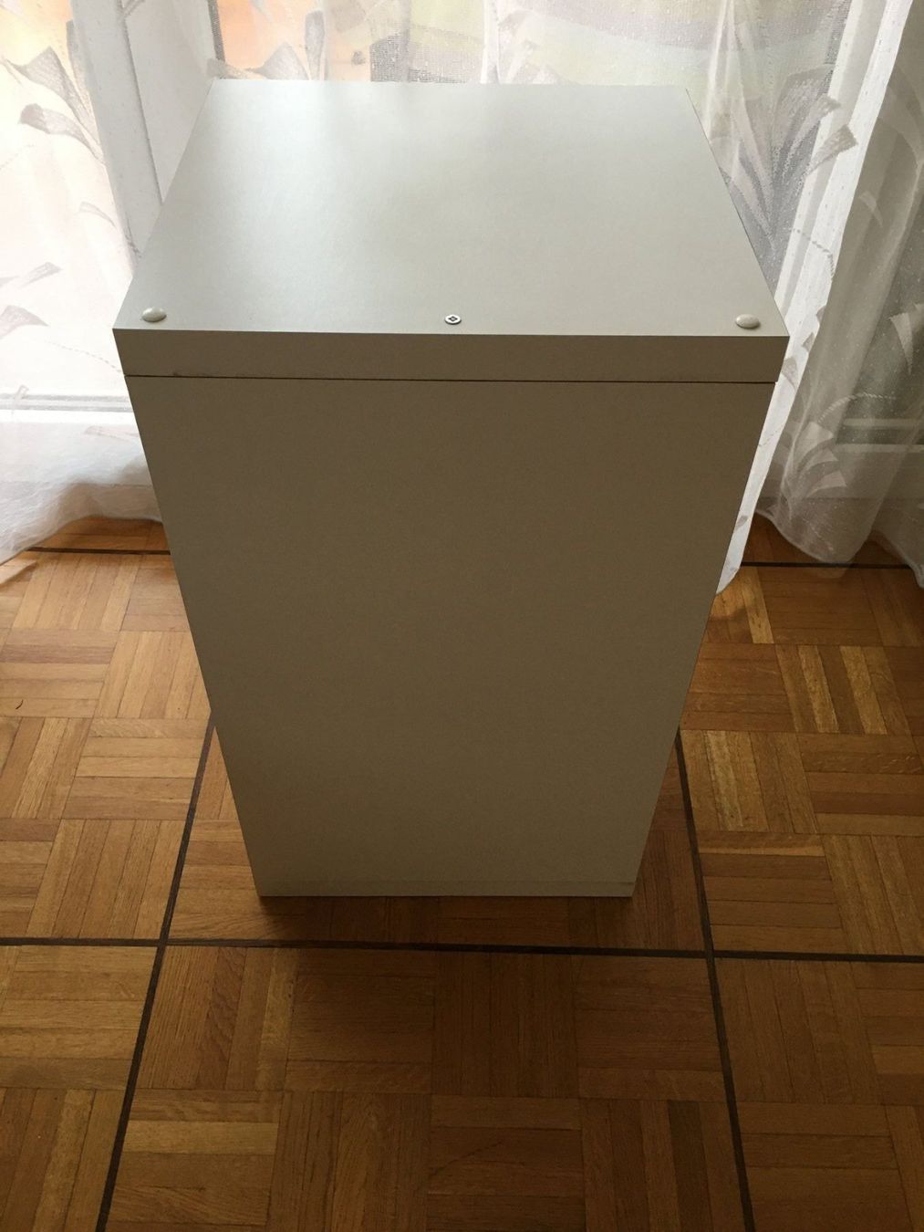Tavoli: Table d'appoint blanc – Usato da La Tour-de-Peilz venduto da Halltal 2