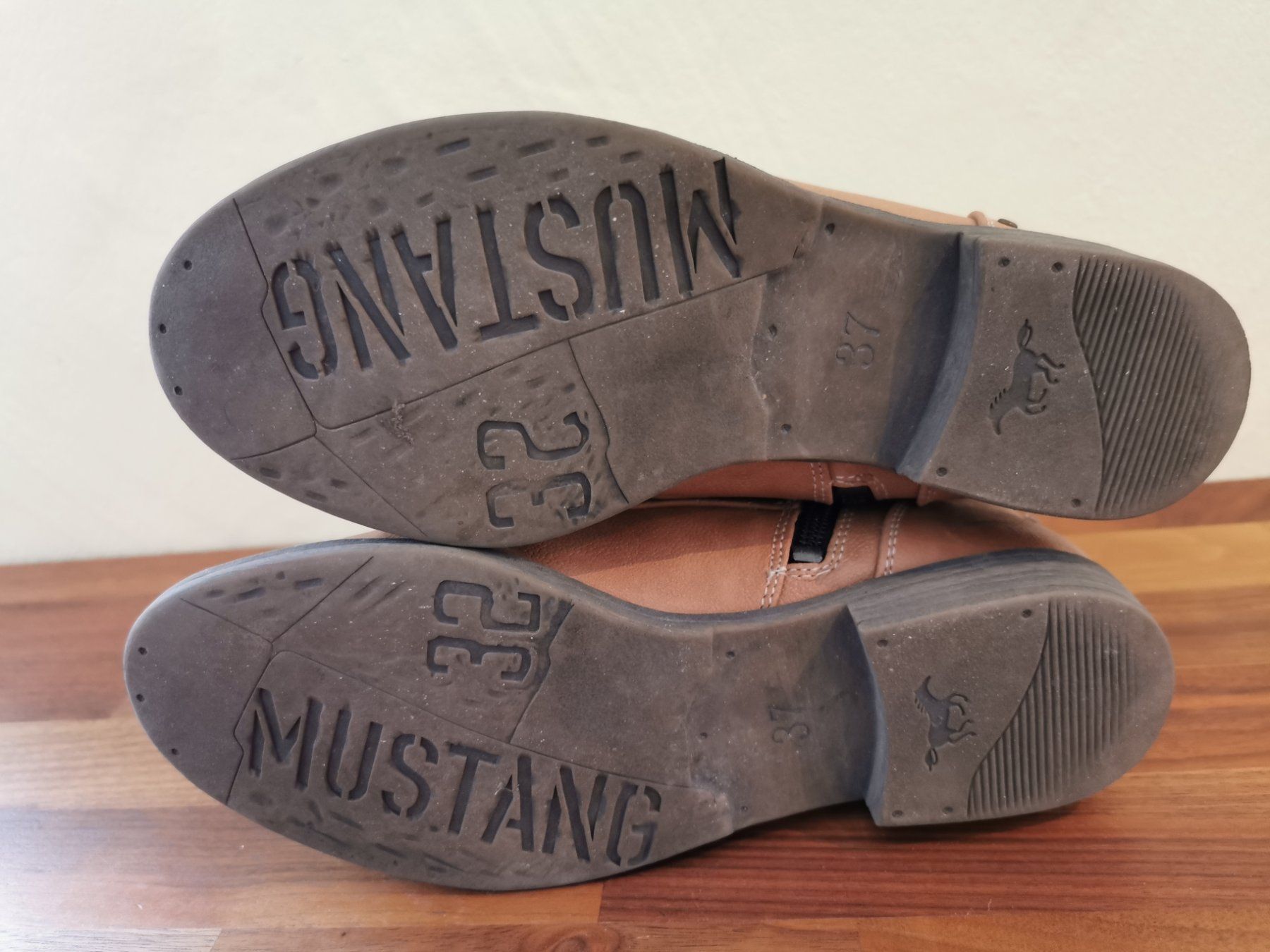 Mustang Scarpe da donna: Mustang; Braune / Cognac Stiefeletten Gr. 37 – Usato da Boniswil venduto da Totomat-Lady 4