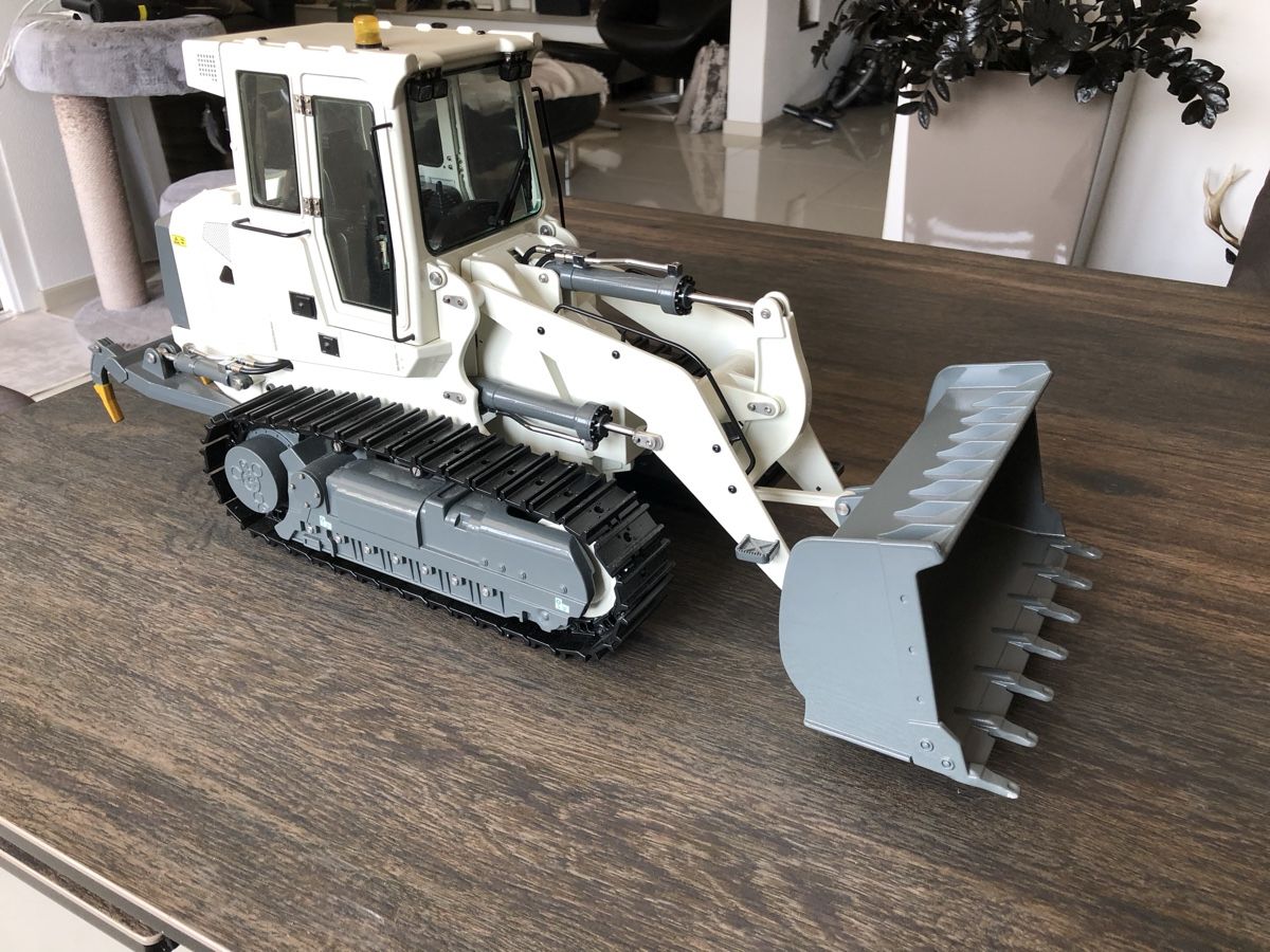 Modellismo RC: FM Trax Hydraulisch  – Nuovo (secondo la descrizione) da Richenthal venduto da Hughes1 3
