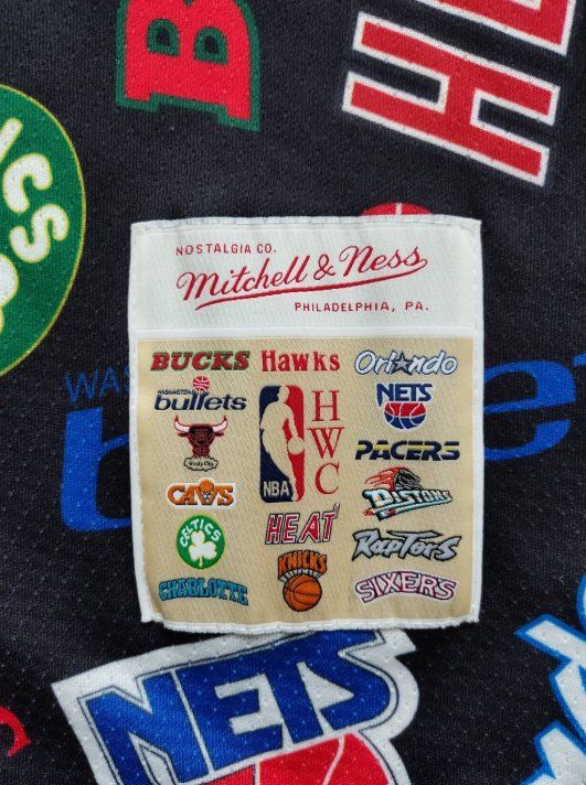 Mitchell & Ness Maglioni & Felpe: Mitchell & Ness NBA Print Langarmshirt Schwarz Grösse M/L – Usato da Hemberg venduto da kun_5pyb 4