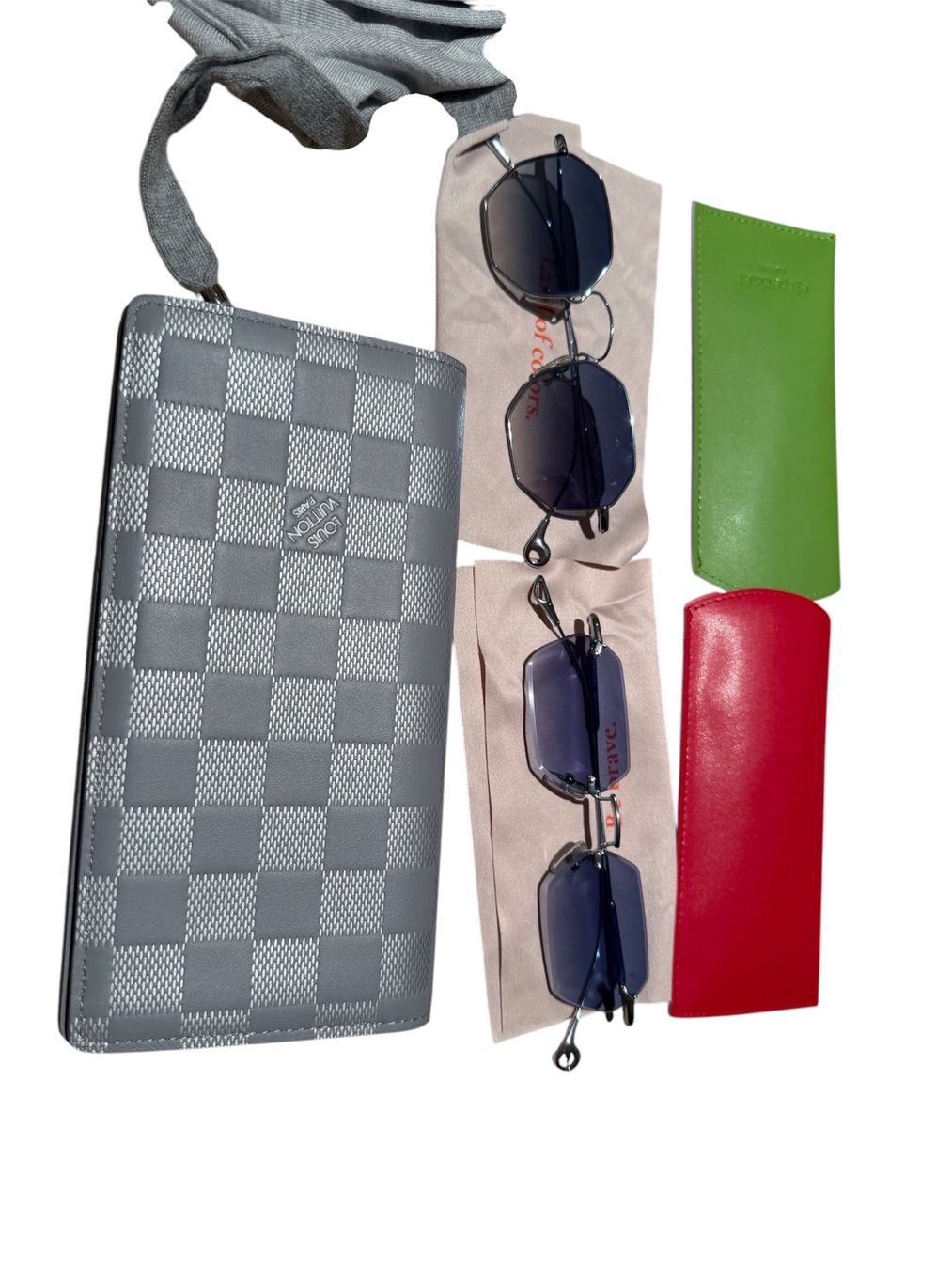 Louis Vuitton Lotti di vestiti: Vêtements et accessoires Louis Vuitton/ D&G/ Saint Laurent – Usato da Gstaad venduto da nof_jvx6 1