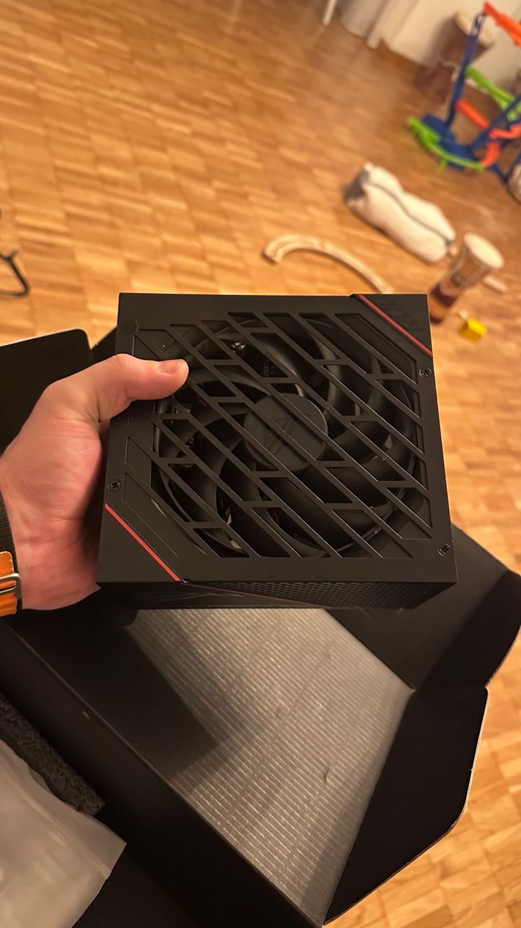 Asus Componenti elettronici: PC-Netzteil  ASUS ROG Strix 1000G Gold – Nuovo (secondo la descrizione) da Wädenswil venduto da dai_2bcv 2
