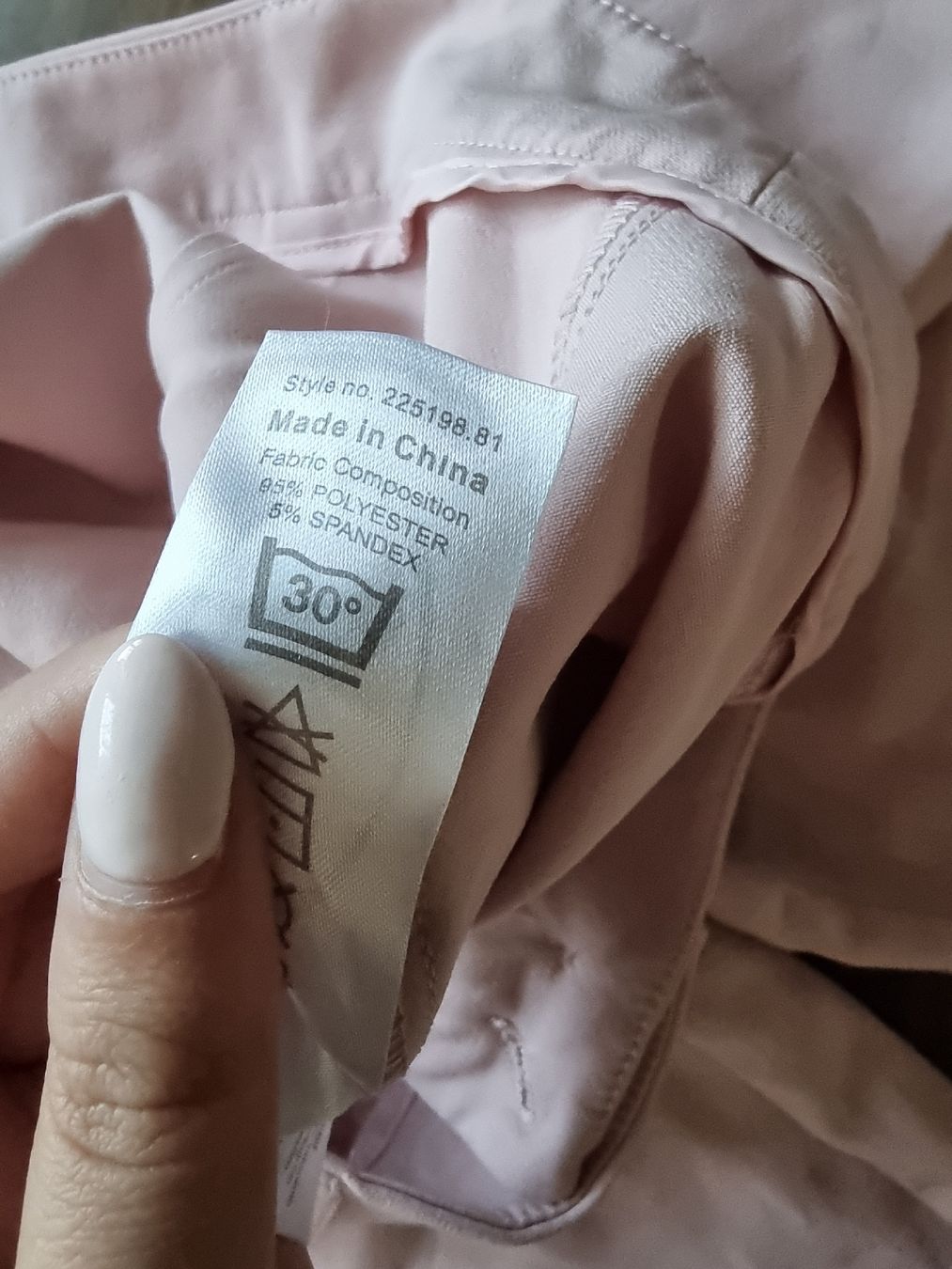 Pantaloni: Trendige, rosafarbene Stoffhose – Nuovo (secondo la descrizione) da Altstätten SG venduto da melii._.98 1