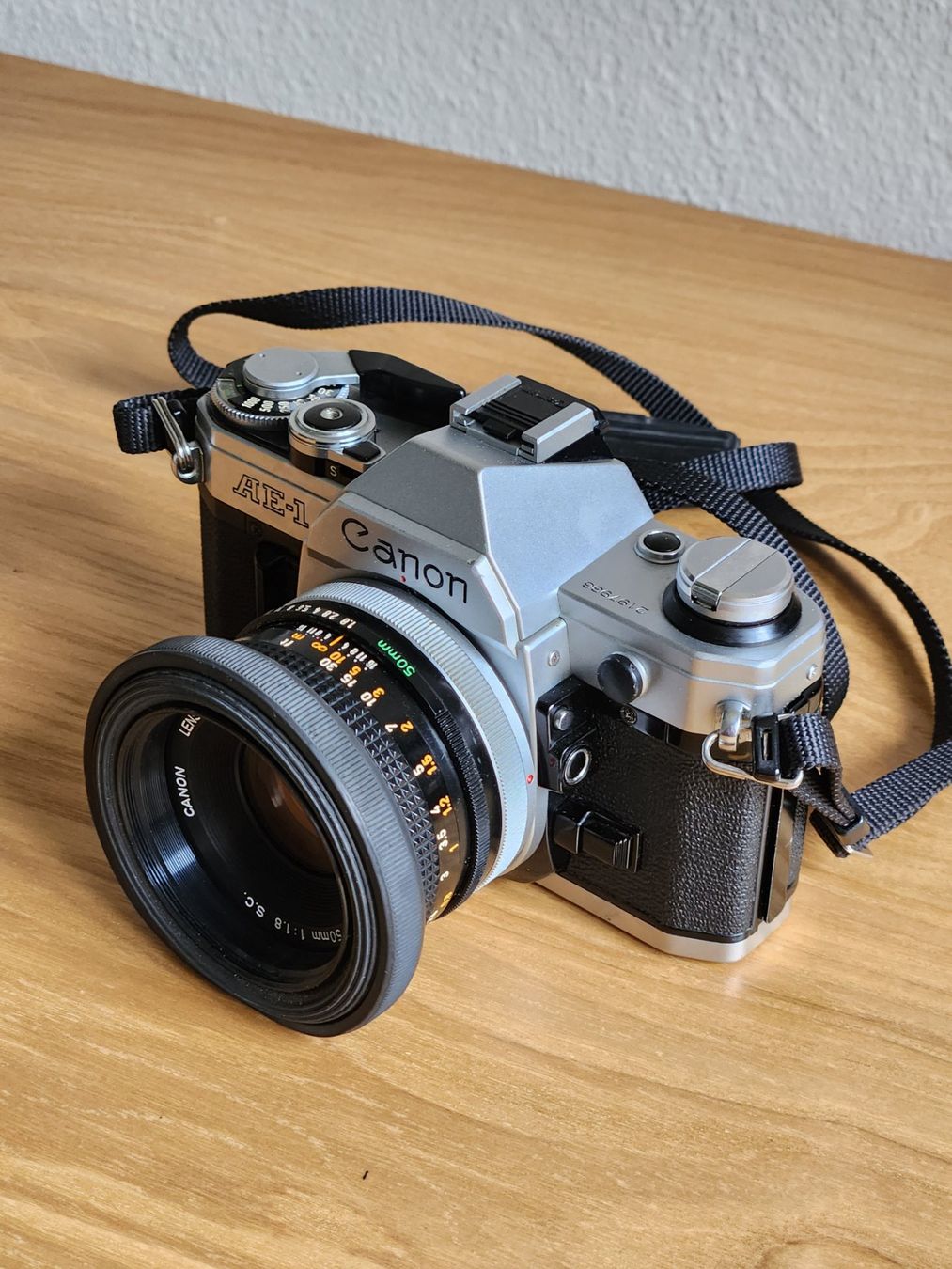Canon Fotocamera: Canon AE-1 + lenses and accessories – Usato da Oberwil b. Zug venduto da adi_r8nm 3