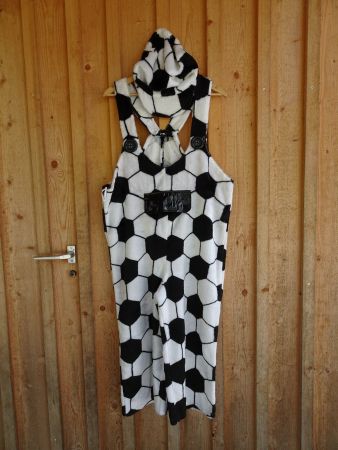Fasnacht-Kostüm Fussball Hose und Käpi - 424001