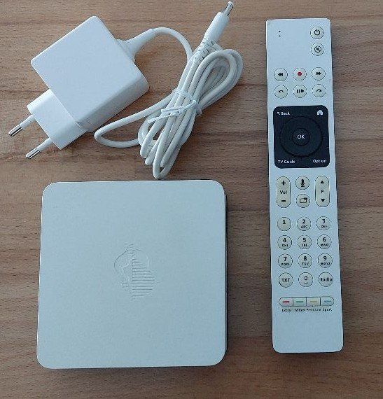 Récepteurs: Swisscom TV Box UHD – D'occasion à Oberentfelden par Buddy112