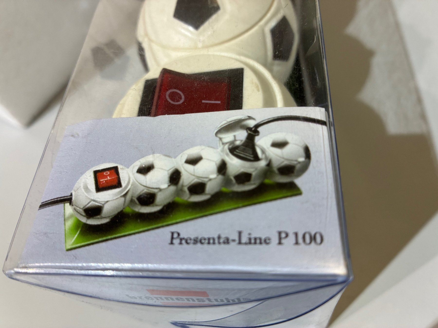 Spine: Fussball Steckdosenleiste CH-Version NEU OVP – Nuovo e nell'imballaggio originale da Sissach venduto da tu44 1