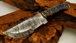 Top schönes Damast Messer Knife echter Faltenstahl Sport