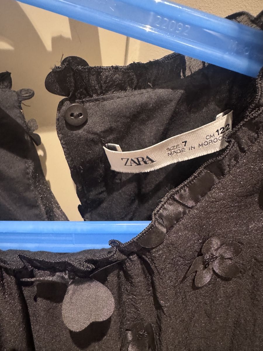Zara Vestiti & Gonne: Dress with flower  – Usato da Ruvigliana venduto da lux_t2sb 1