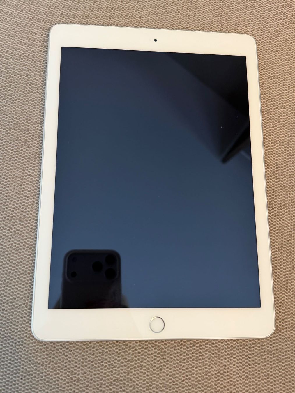 Apple Tablettes PC: iPad 5. Generation 128GB Silber – D'occasion à Wollerau par Cora07