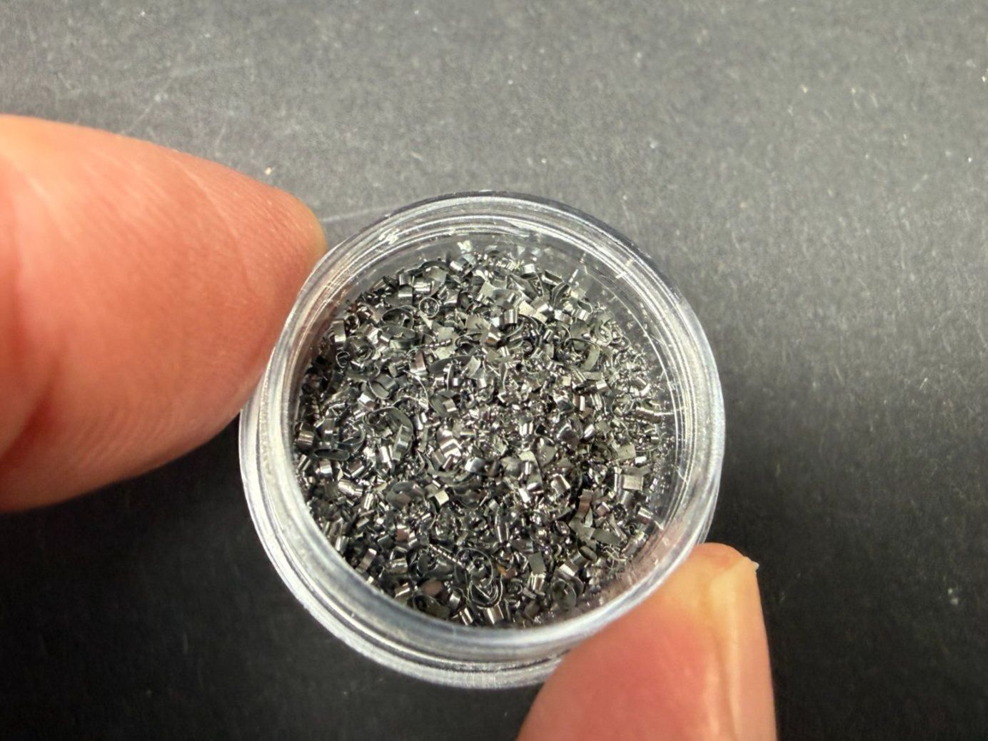 Metalli preziosi: Hafnium, 1 g saubere Drehspäne – Nuovo e nell'imballaggio originale da Lützelflüh-Goldb venduto da Elementis 1